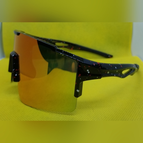 LaVish Sports Sunglasses - Picture 2 of 2